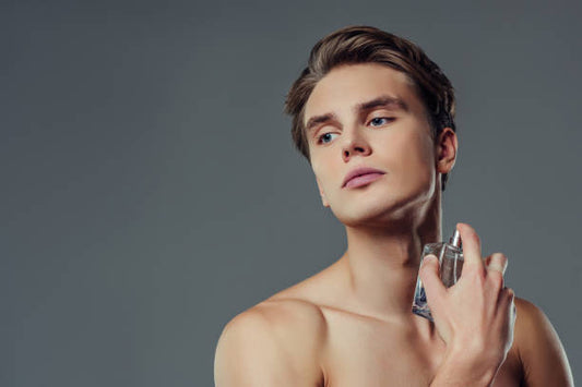 Élégance et charisme : comment les parfums boisés renforcent la présence masculine